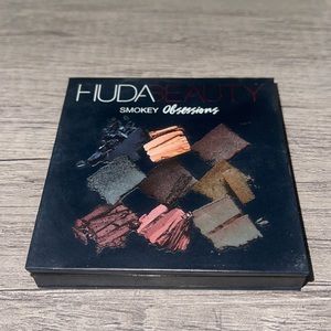 Huda Beauty Smokey Obsessions Palette